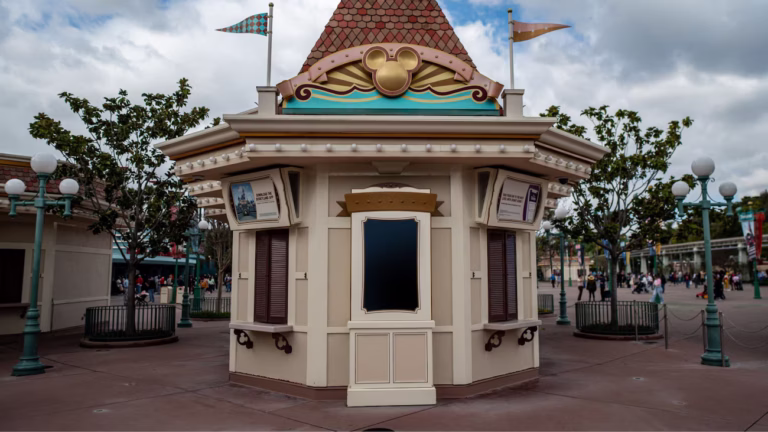 DAS at Disneyland: Who It’s For (and How Our Family Uses It)